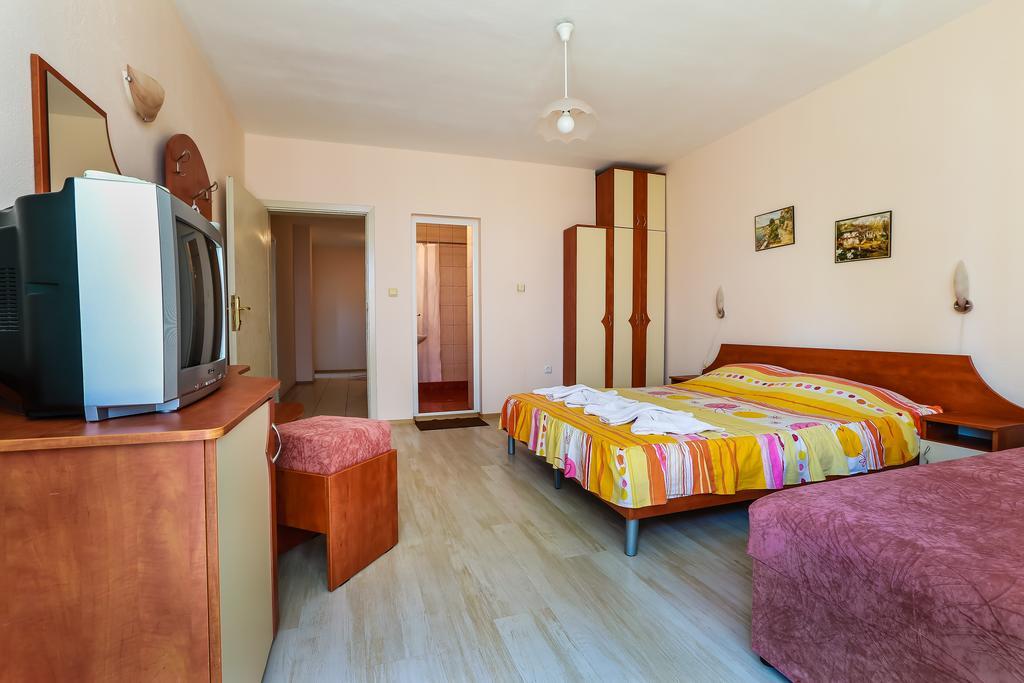 Guest House ,, Ekaterina" Nessebar Exterior foto